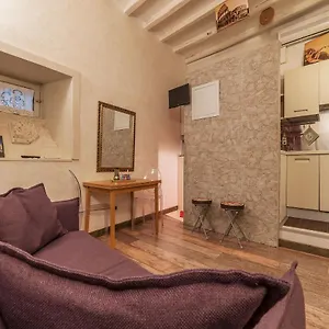 https://lovely-nest-in-trastevere.it-romehotels.com